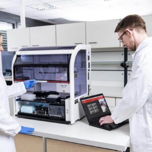 csm_IMG_CyBio_FeliX_image_041_two_people_laptop_eed3b9f323